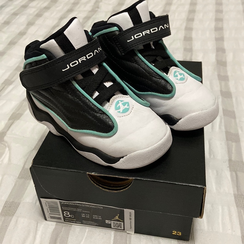 Jordan Pro Strong 8c